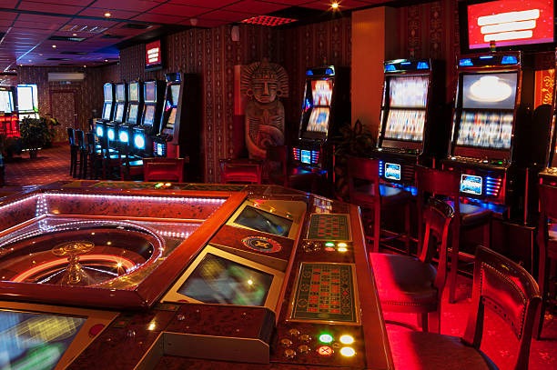 lv4d live-dealer studio with HD broadcast, multiple camera angles, and real dealers