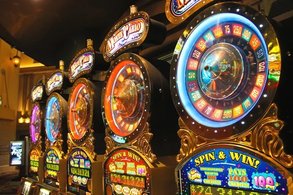 lv4d slot game interface showing Aviator and Sweet Bonanza with paytable and bonus features